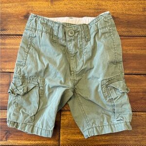 Gap Kids size 5 Cargo Shorts